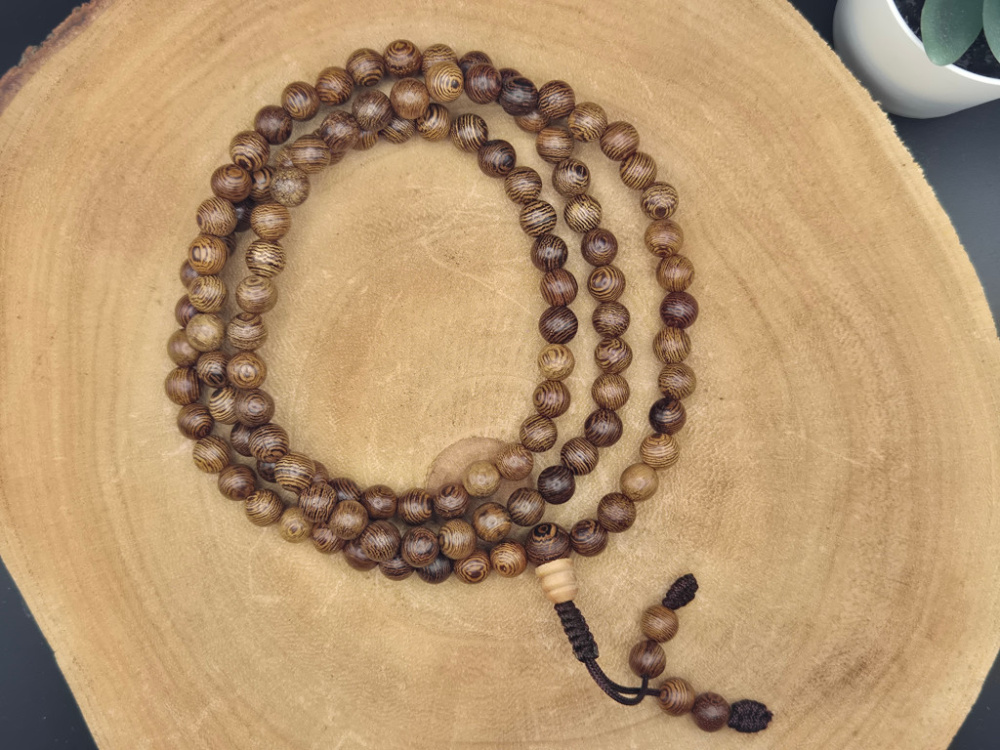 Preview: Agarholz Mala-Gebetskette | 108+1 Perlen | 8mm